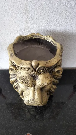 Macetero Cabeza Rey León Dorado