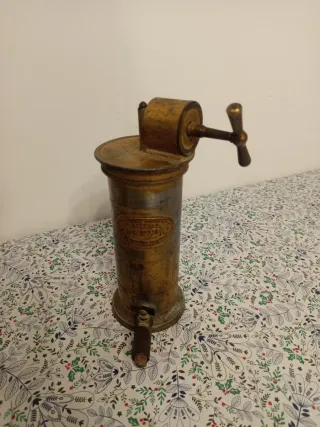 Instrumento Médico Antiguo