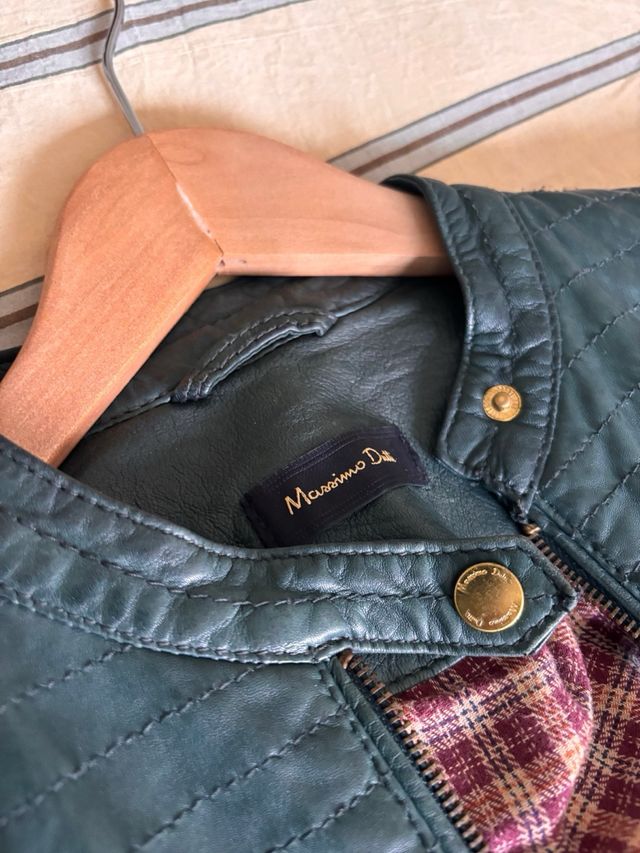 Chaqueta de piel verde Massimo Dutti