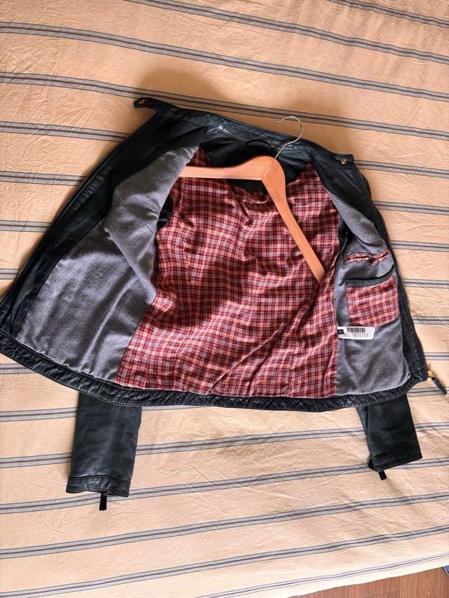 Chaqueta de piel verde Massimo Dutti