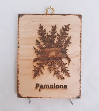 Perchero de madera con diseño Pamplona