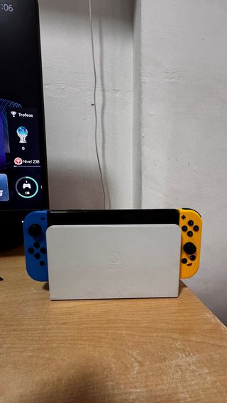 Nintendo Switch OLED Azul y Amarillo