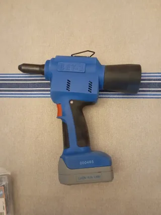 Remachadora Electrónica BRALO BET-1