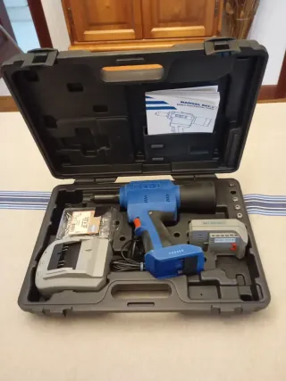 Remachadora Electrónica BRALO BET-1