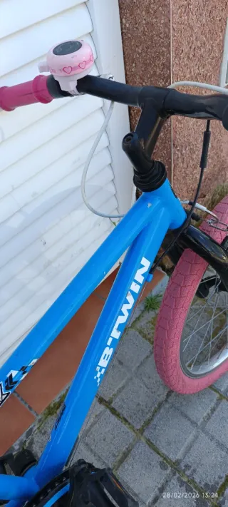 Bicicleta infantil B'TWIN 20 pulgadas