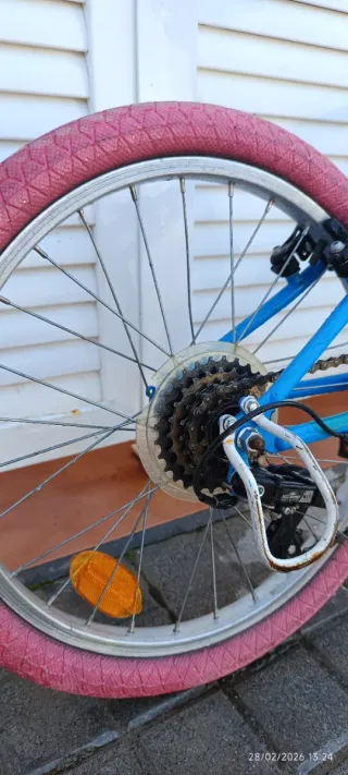 Bicicleta infantil B'TWIN 20 pulgadas