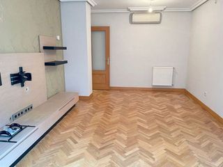 Piso en alquiler en Valdezarza en Madrid