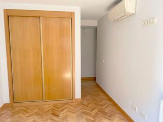 Piso en alquiler en Valdezarza en Madrid
