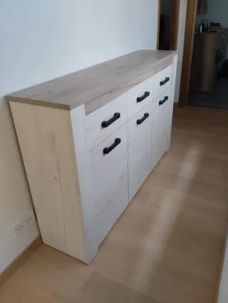 Mueble de madera y