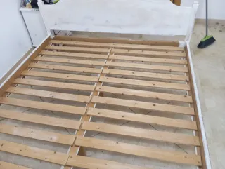 Cama 2 plazas y 2 mesitas de noche