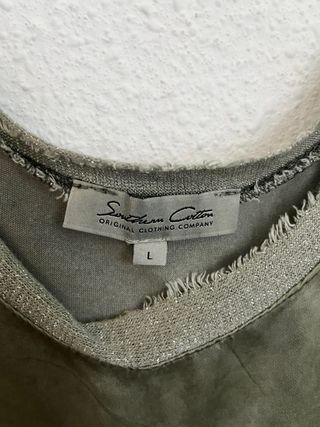 Camiseta verde de raso