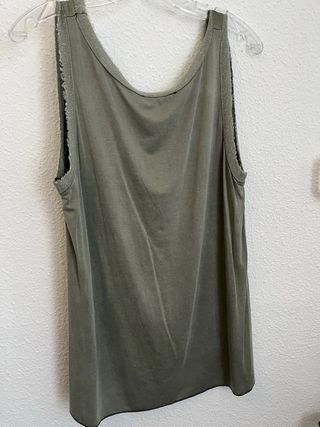 Camiseta verde de raso