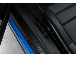 PORSCHE 911 Carrera 4 GTS Cabriolet