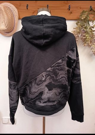 Sudadera Puma Negra con Diseño