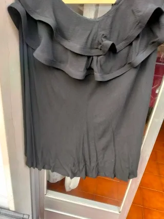 Maglietta donna nera con volant