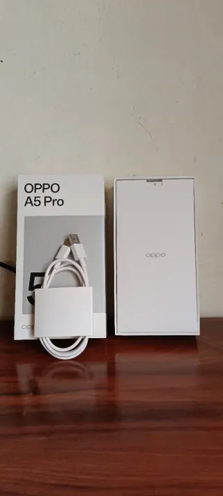 OPPO A5 Pro + Funda Protectora Plata