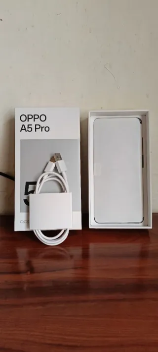 OPPO A5 Pro + Funda Protectora Plata