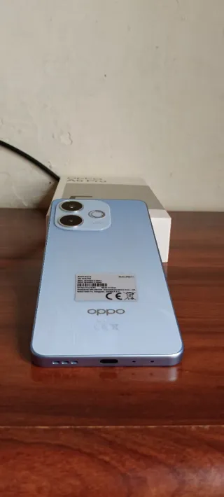 OPPO A5 Pro + Funda Protectora Plata