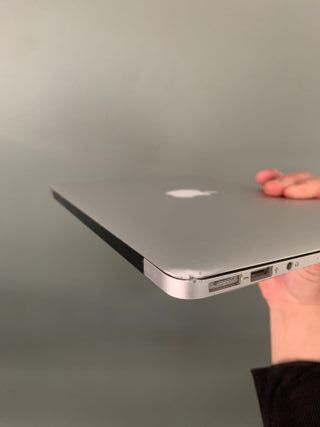 MacBook Air 2015 4GB RAM 128GB SSD Sin cable