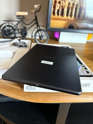 Samsung Tab S6 Lite 4G con S Pen y cargador