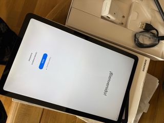 Samsung Tab S6 Lite 4G con S Pen y cargador