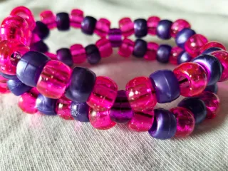 Pulsera Kandi Corazón Rosa y Morado