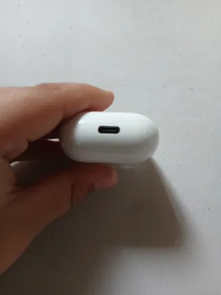 Auriculares inalámbricos blancos