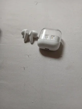 Auriculares inalámbricos blancos