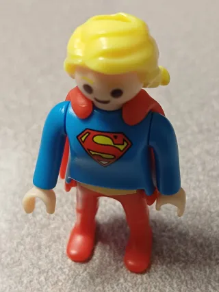 Playmobil Supergirl con su Huevo Kinder