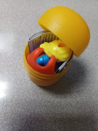 Playmobil Supergirl con su Huevo Kinder