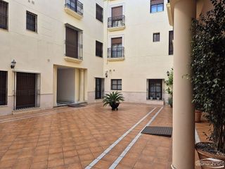 Piso en alquiler en Lucena