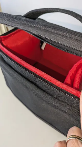 Canon EOS 200D 24.2 MP + obj 18.55 .7.685 disparos