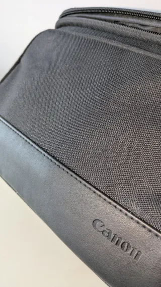 Canon EOS 200D 24.2 MP + obj 18.55 .7.685 disparos