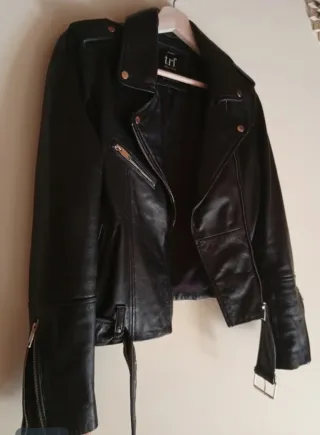 Chaqueta Biker 100% piel Zara Negra