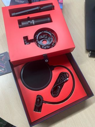 Micrófono Lorgar Voicer 721 Gaming Trípode.