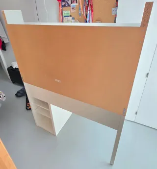 Escritorio blanco con almacenaje+silla