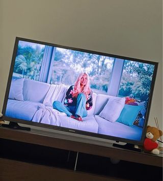 Televisor Samsung Negro Multicolor 21 pulgada