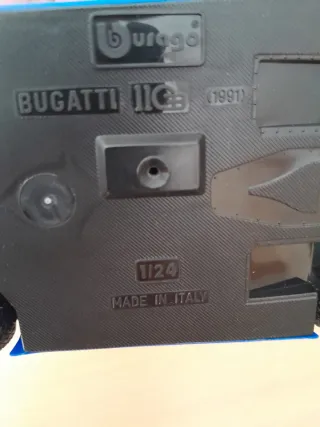 Replica auto Bugatti 1/24 in buone condizioni, modello dettagliato per collezionisti