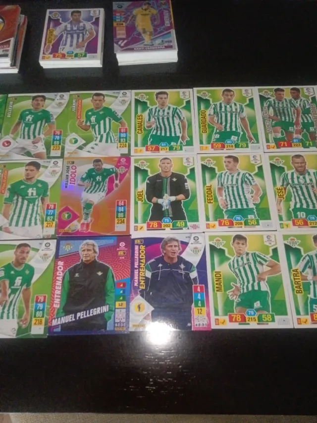 Lote 43 Cartas Real Betis Adrenalyn Varios Años