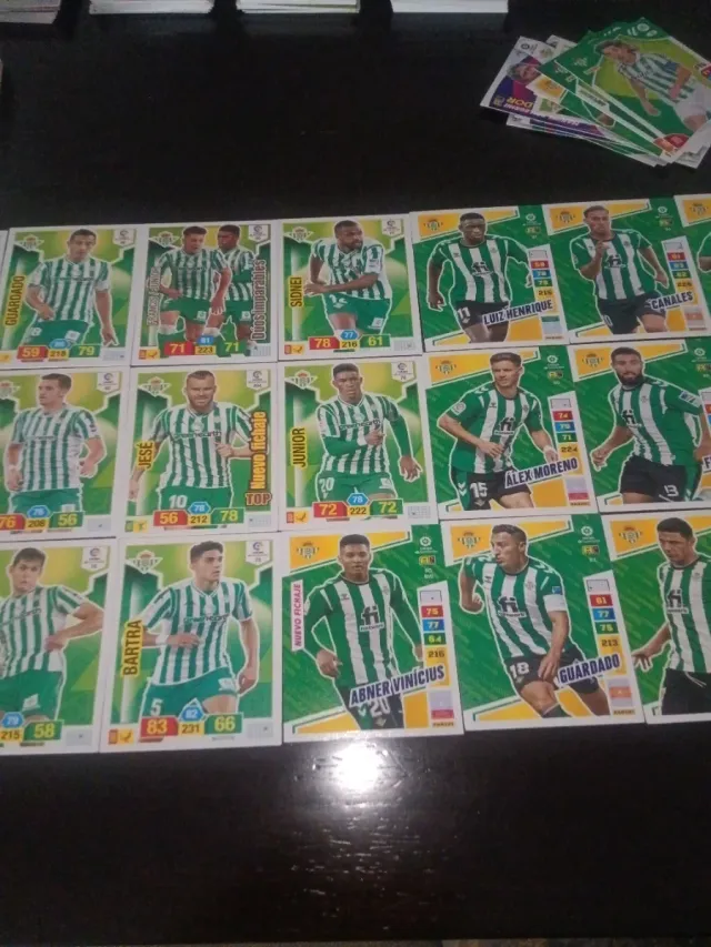 Lote 43 Cartas Real Betis Adrenalyn Varios Años