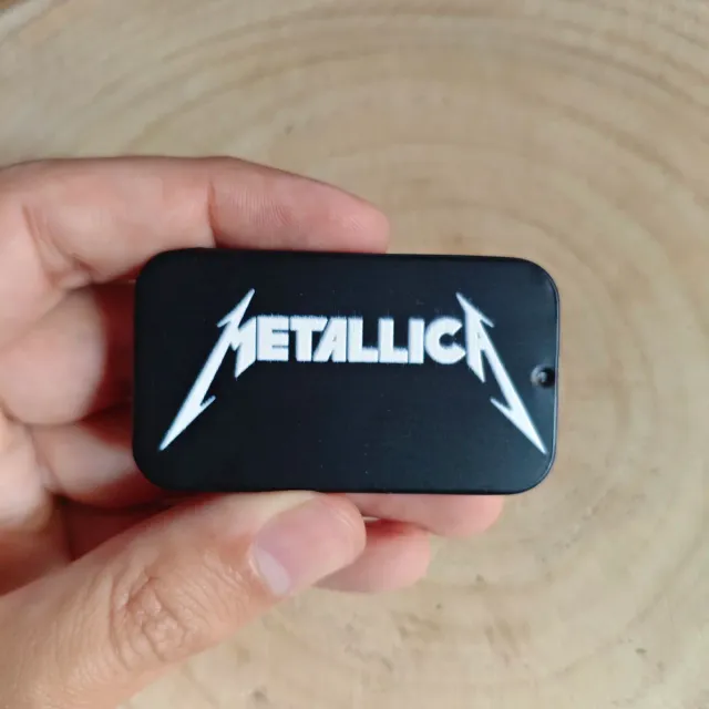 Pack 12 púas Metallica + caja