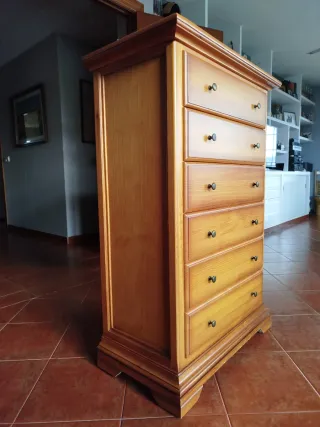 Cajonera de madera para dormitorio