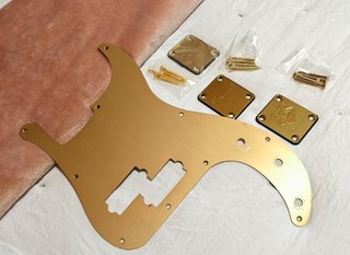 Golpeador Fender Vintera 50' Precision + neckplate