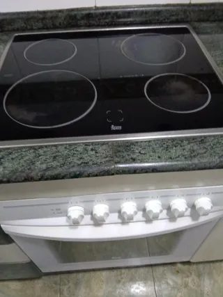 Modelo HC490ME Horno, Vitrocerámica Teka