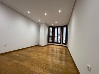 Piso en alquiler en Centro en Gijón
