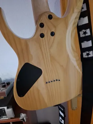 Guitarra Ibanez RG 421 mejorada