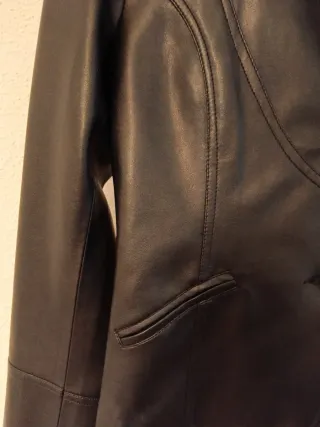 Americana polipiel negra