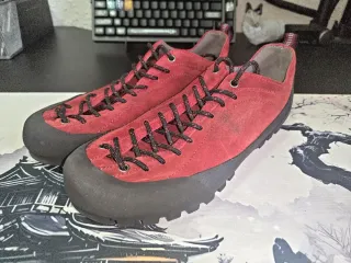 Zara x Vibram Zapatillas Deportivas Rojo/Negro