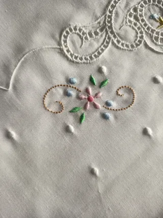 Juego sábanas bordado floral blanco