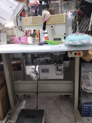 Máquina de coser industrial Refrey